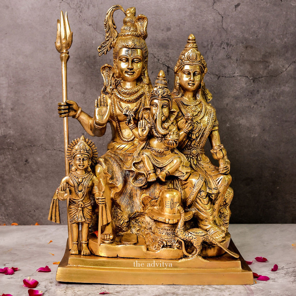 Mahadeva,Maheshvara,Neelakantha,Mrityunjaya,Kailashapati,shiv,Bholenath,Brass Shiva Parivar