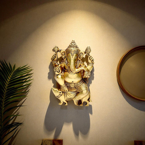 Hanging Ganesha On Mouse