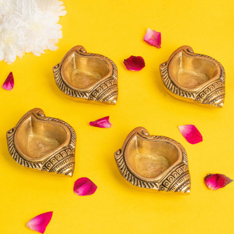 Brass Shank Diya Set of 4 Hamper