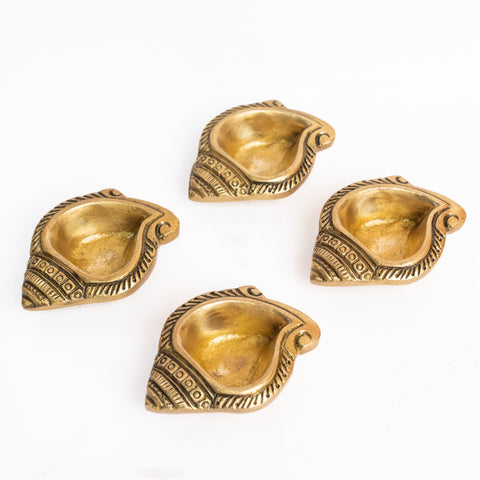 Brass Shank Diya Set of 4 Hamper