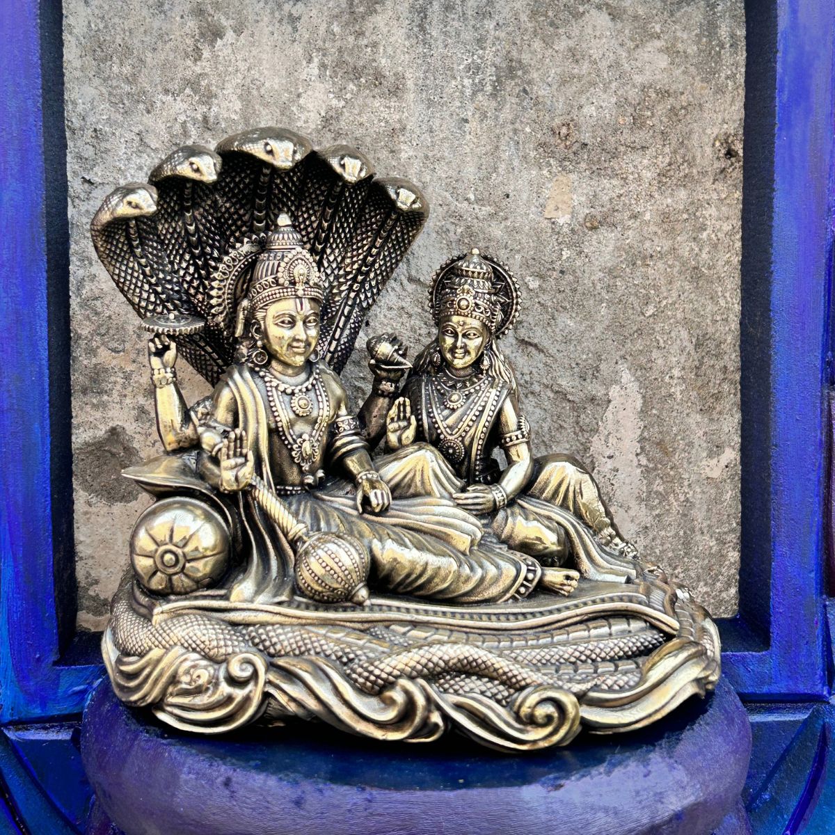 Wooden Carved Handpainted Blue Bracket With Superfine Brass Vishnu  With Laxmi