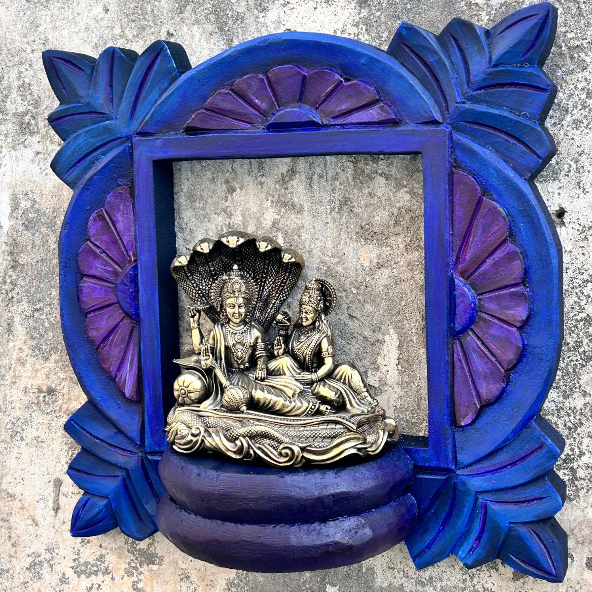 Wooden Carved Handpainted Blue Bracket With Superfine Brass Vishnu  With Laxmi