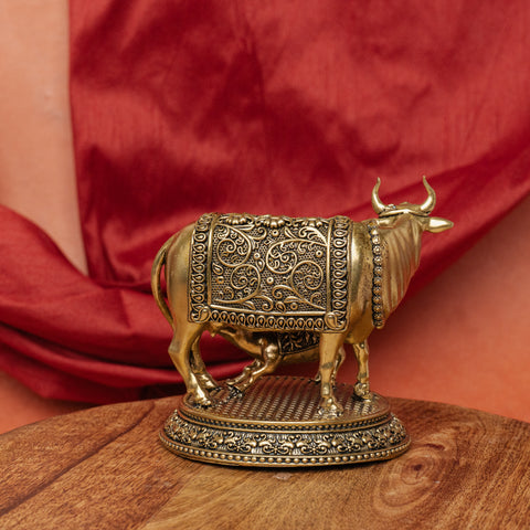 Superfine Cow with Calf Murti for Puja and Décor