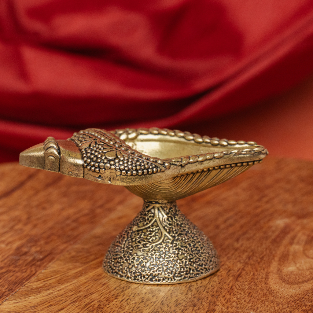 Superfine Shakh Diya in Brass for Pooja