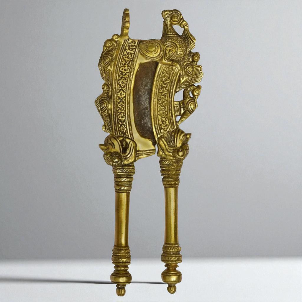 Dual Yali Nut Cutter