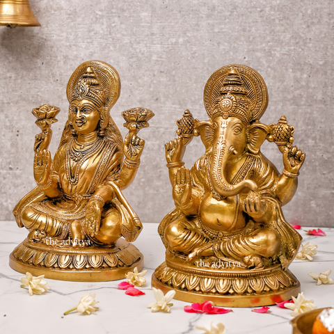 Vighneswari,Vakratund Laksmi,Ganesh Laxmi, Lambodari Lakshmi,Ekadanta Laksmi,Ganesh Laxmi on Lotus