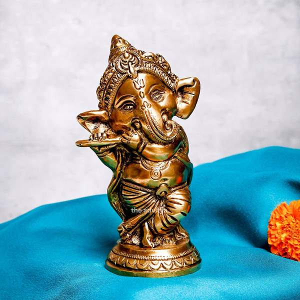 Ganesha,Ganepati,Ganasha,Ganapati,Gajanand,Gajananaa,Gajanana,Ekadanta,Bal Ganesha with Basuri