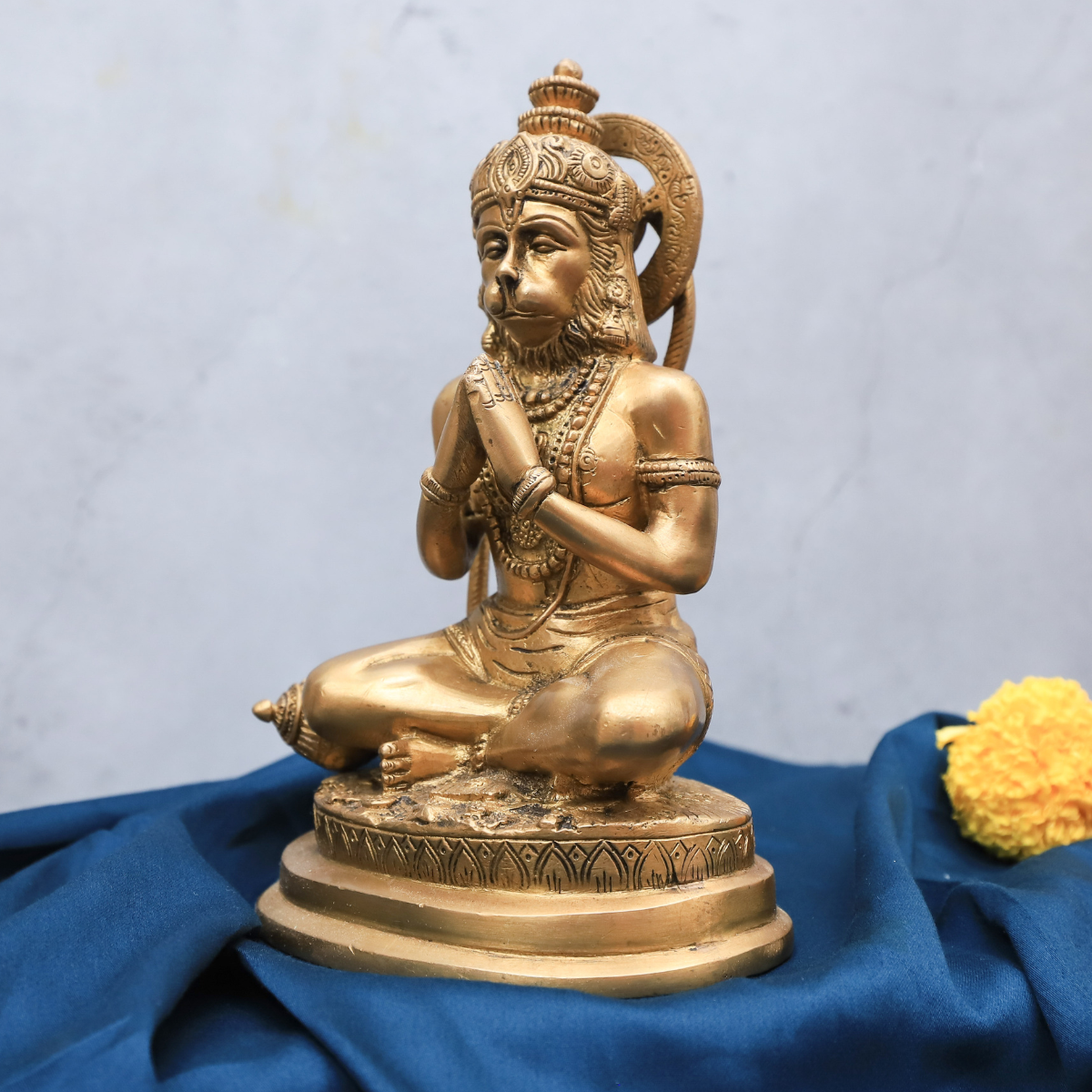 Brass Hanuman Statue in Namaskar Mudra – The Advitya