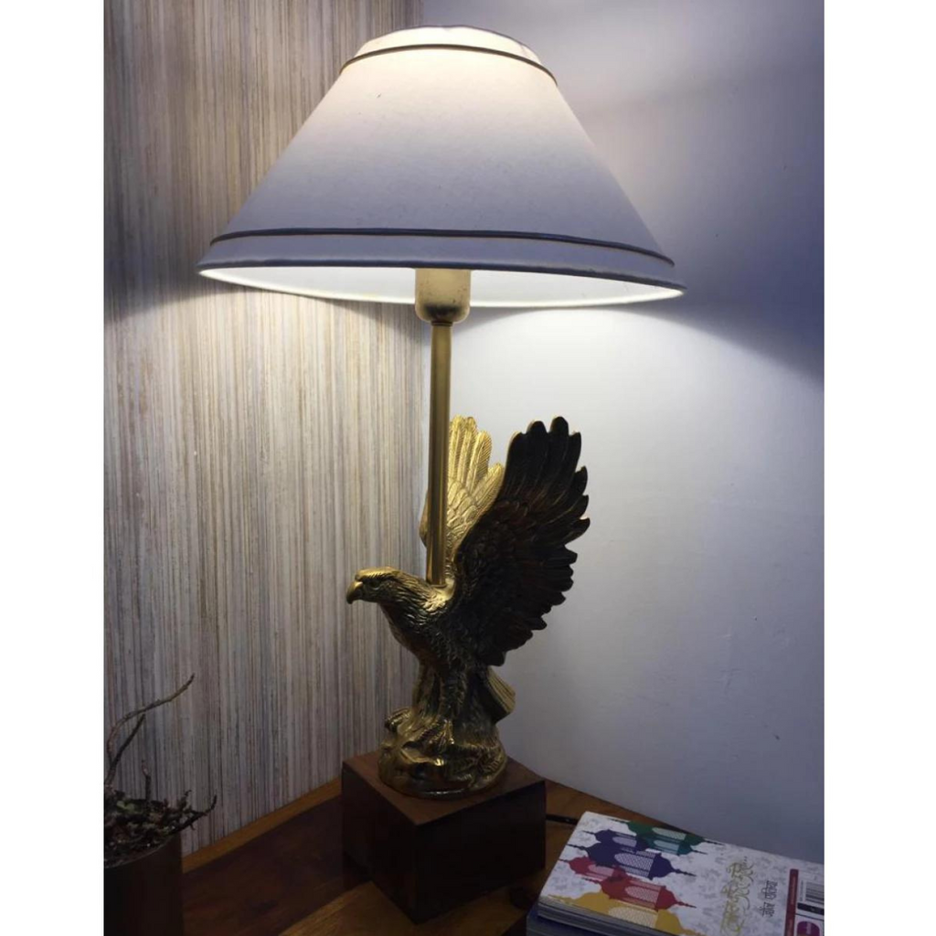 searchlight,lattern,gaslight,bulblight,Tablelight,Fancy Metal Eagle Table Lamp
