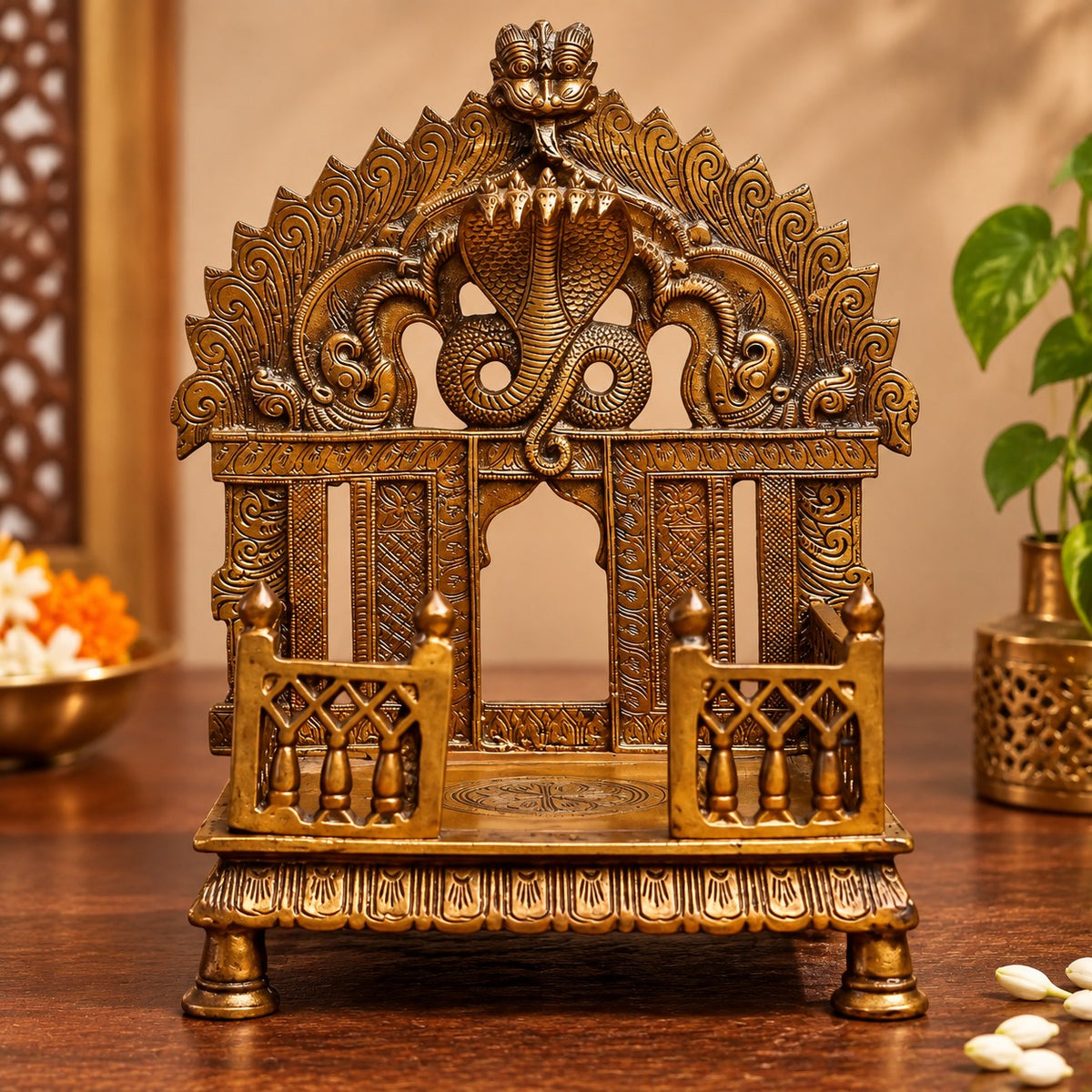 Brass Superfine Seshnag Singhasan with Prabhavali