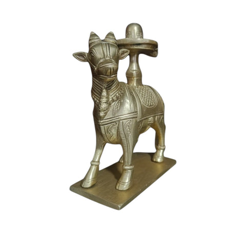 Close-up detailing of Brass Nandi with Shiva Lingam handcrafted idol.
