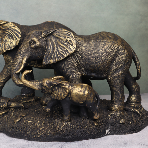 Resin Elephant Family Showpiece