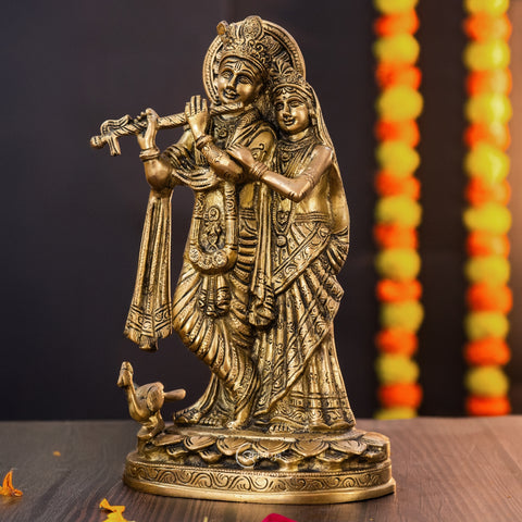 Side angle view of Radha Krishna Murti highlighting elegant posture and fine detailing.