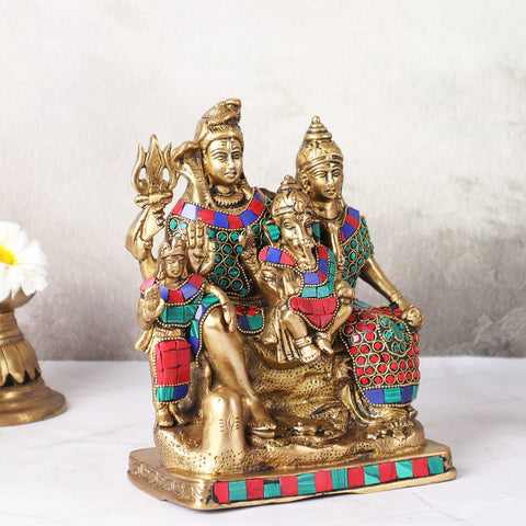 Right angle brass Shiv Parivar Statue highlighting stone work craftsmanship.
