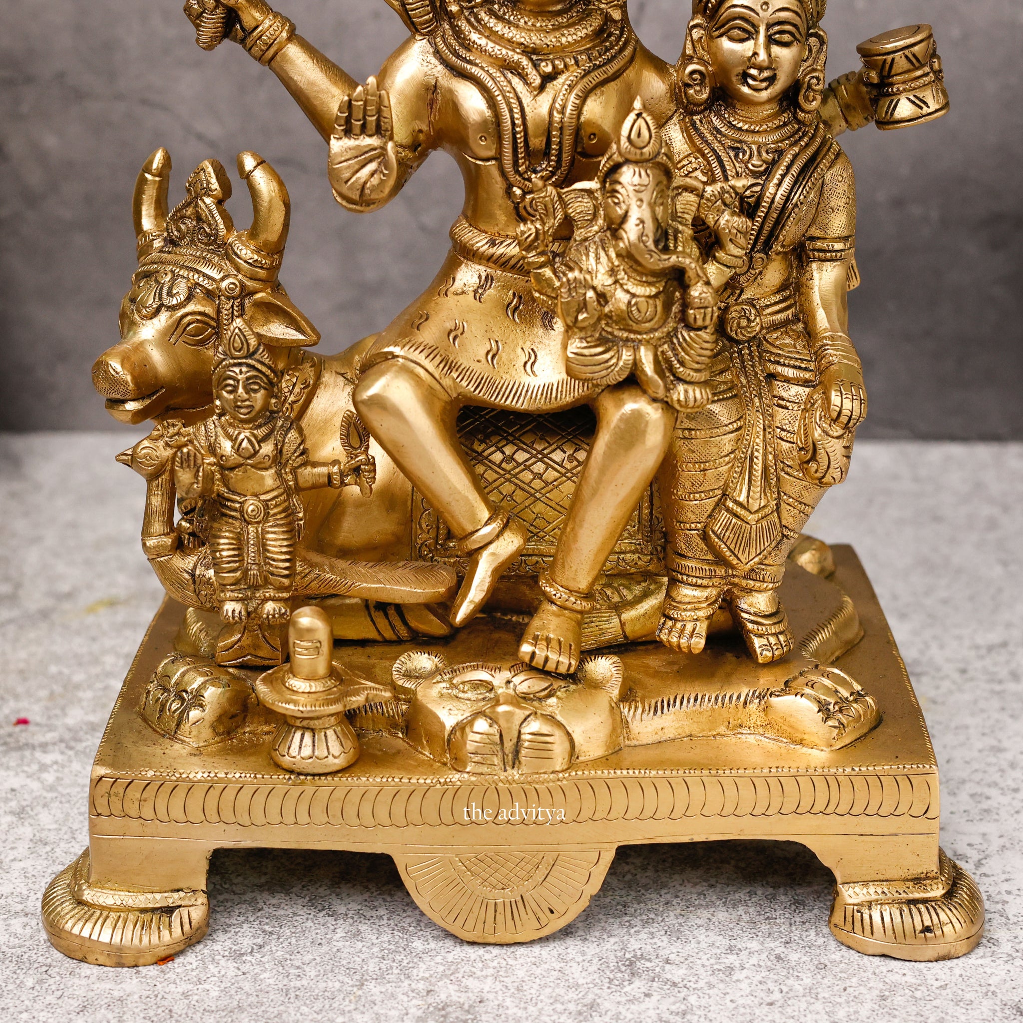 Close-bottom view of Shiv Parivar Statue highlighting expressions and details.